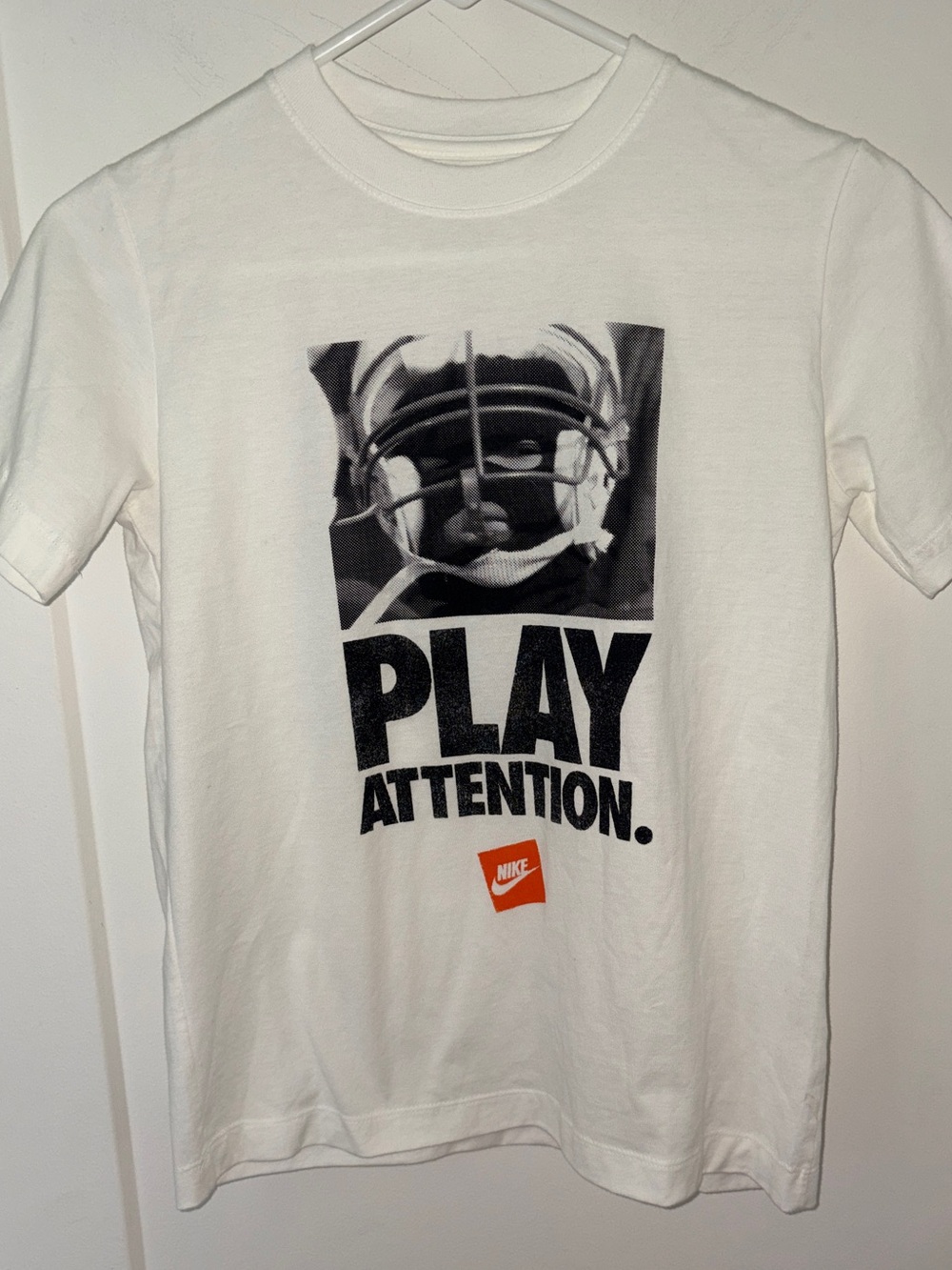 NWOT Nike tee football theme short sleeve tee sz M youth